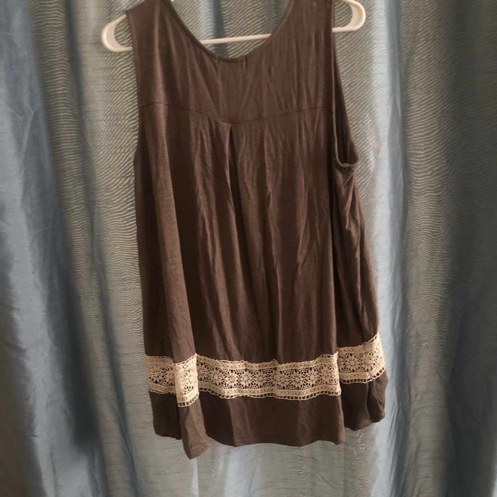 Rickis XL sleeveless blouse like Brown and Cream lace- perfect for summer